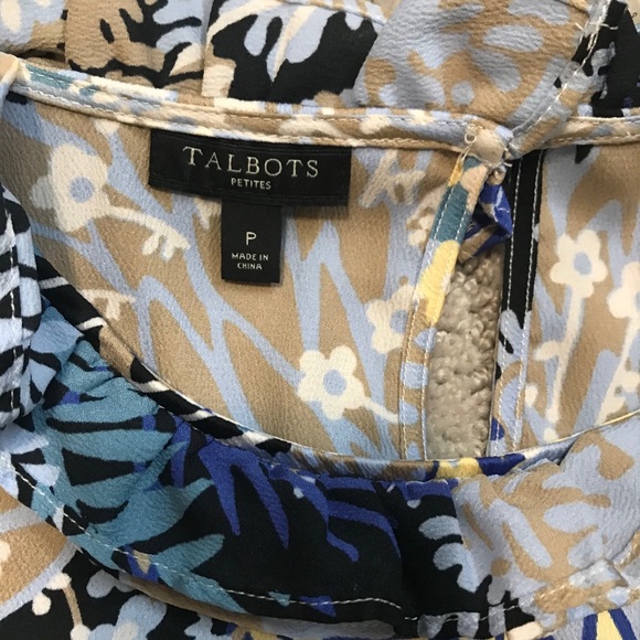 Ruffled sleeveless blouse - Picture 2 of 5